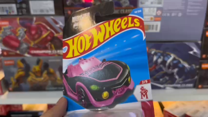 Mô Hình Xe Hot Wheels Monster High Ghoul Mobile Tỉ Lệ 1:64 – Hàng Chính Hãng