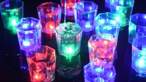 2pcs Gelas Beer Luminous & Gelas Air LED Warna-Warni: Pilihan Minum Bir & Wine yang Stylish