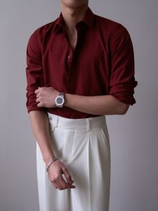 เสื้อเชิ้ตผู้ชายคอปกพับทรงหลวมสบาย ๆ ฤดูใบไม้ร่วง แขนยาว ผ้าฝ้ายผสมสีแดงสำหรับงานแต่งงานและงานเลี้ยงลูกข้างบ้าน