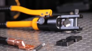 Kìm uốn ống thủy lực INGCO HHCT0170 Kềm ép cốt thủy lực nhỏ gọn dùng ép bấm chặt đầu cos với dây cáp