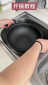 Chảo gang đúc cao cấp chống dính lòng sâu Nồi gang Tặng kèm nắp gỗ  Đường kính 20cm Trọng lượng 2500gr Dung tích 2500ml