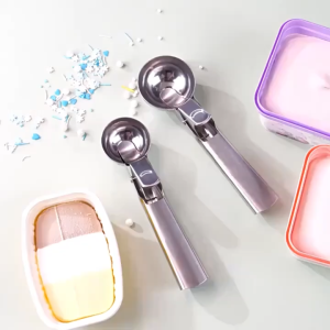 Stainless steel ice cream scoop with smooth and comfortable grip. Scoops and serves ice cream. Ideal for serving desserts.