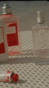 LOccitane Rose Perfumed Body Lotion 250ml - Pelembab Melindungi Kulit