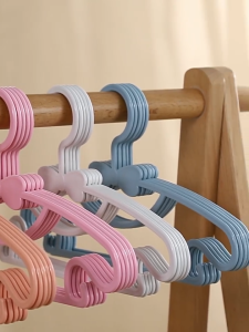 Anti Slip Kids Clothes Hanger Racks Plastic Portable Children Coats Clothing Organizer