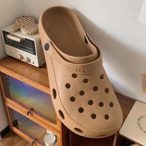 Stylish Creative Large Hole Shoes Fashion Special-Interest Doghouse Cathouse Funny Shooting Video Props Seaside Toys Summer