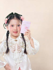 [CHỈ 30/10 - VC 20%] Khăn Ướt Dành Cho Trang Điểm Sân Khấu Làm Sạch Mềm Mại 10 Miếng CARMELA