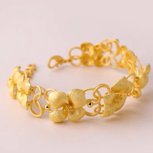 Chow Sang Sang 周生生 999.9 24K Pure Gold Chinese Wedding Collection Hydrangea Flowers Bracelet for Women 21cm 84306B Price-by-Weight 33.31g Gold