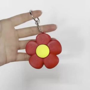 Flower Button Fidget Keychain Stress Relief ASMR Toy，1 Pack 6cm 3D Printed PLA