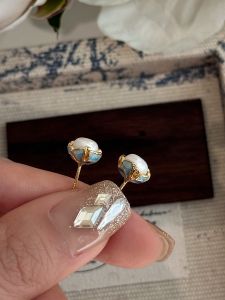 Elegant Pearl Ear Studs Tiara Chinese Style Small Size Vintage Luxury Womens Fashion Jewelry Accessories Floral Pattern