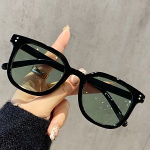 Multi Colored Glasses Are Suitable for Wear Without Makeup Clothing Are Versatile and Suitable for Both Men and Women