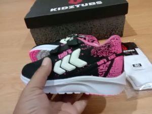 Sepatu Sekolah Anak Perempuan Sepatu Warna Hitam Murah Tali Perekat Rekat Kecil Tanggung Umur 6-10 Tahun PAUD TK SD SMP SMA Kelas 1 2 3 4 5 6 7 8 9 0-KIDZTUBS1912040524