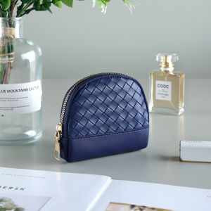 2025 New Mini Woven Coin Purse Simple Street Style Student Card Holder Womens Fashionable Compact Leather Goods