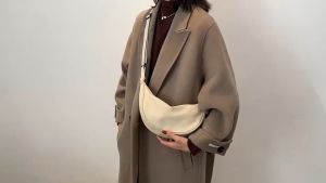 Nylon Crossbody Bag Japanese Messenger Bag Women Casual Shoulder Bag Simple Dumpling Bag Lightweight Travel Sling Bag