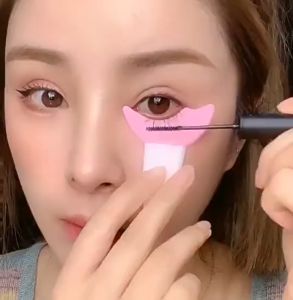 Multifunction Silicone Eyeliner Stencils Wing Tips Mascara Drawing Applicator Lipstick Wearing Aid Tool Reusable