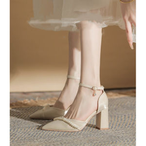 เรียบหรู รองเท้าส้นสูงชี้นิ้วเท้าเกือบรองเท้าแตะส้นสําหรับผู้หญิงใหม่ปี 2023 สายคล้อง รองเท้าเพื่อนเจ้าสาวกลวงกลาง Superfine Fiber ซับใน