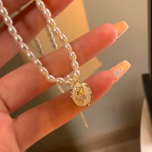 Pearl Necklaces Gold Rose Shape Pendant for Women Jewelry Sweet Simple French style Vintage Collarbone Chain