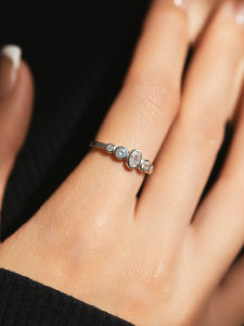 Ultra-Shiny Diamond Embedded S925 Pure Silver Ring for Women Korean Style Minimalist Ins Closed Proposal Ring Fashion Jewelry