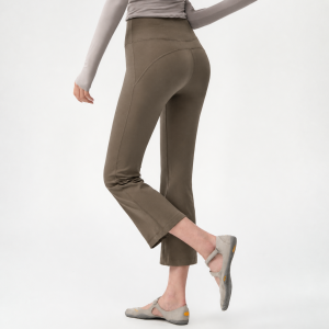 umeverb | Flared Butt Lifting Yoga Pants 7/8