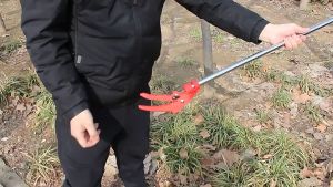 【ลดราคากำจัดเวลา】กรรไกรตัดกิ่ง กรรไกรตัดกิ่งไม้ กรรไกรตัดผลไม้ แข็งแรงและคม ตัดได้รวดเร็ว สะดวก ไม่เปลืองแรง กรรไกรแต่งกิ่งไม้ กรรไกรด้ามยาว กรรไกรตัดกิ่งด้ามยาว