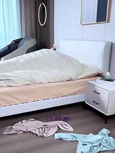 Chigo Wired Mite Removal Device for Home Use Bed Vacuum Cleaner with Strong Suction Dual Dust Cups High Power Mite Removal Device Gift