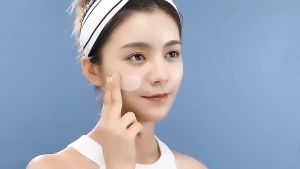 ไพล์หน้า กระจายและชั่วโมงสีเหลือง: ควบคุมความเย็นส์ คลีนเซอร์ โฟมล้างหน้าขาว ครีมล้างหน้า