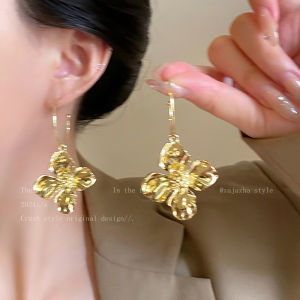 Extravagant Golden Flower Earrings Womens Fashion Jewelry Luxury Sensation Versatile Ear Decorations for Socialites