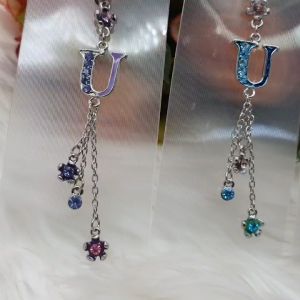 สายคล้องโทรศัพท์ห้อยตัวอักษรฝังเพชร ที่ห้อยมือถือ - ราคาสั่งซื้อที่น่าสนใจ