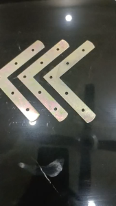 Ke Góc Vuông Sắt Dẹt (8.5x8.5x1.5 cm) Lắp Đặt Kệ Gỗ (15g) - Tăng Cường Độ Bền Chắc Chắn.