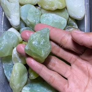 Batu akik giok air hijau / bongkahan giok air hijau / bahan batu giok natural 100%