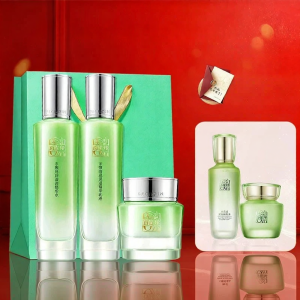 pechoin | Moisturizing Soothing Hydrating Water and Lotion Set