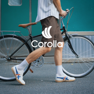 【รองเท้าผู้ชาย】Corolla Nova Sneakers รองเท้าผ้าใบแฟชั่นสำหรับผู้ชาย สีขาวมินิมอล ดีไซน์คลาสสิก น้ำหนักเบา กันน้ำ กันลื่น