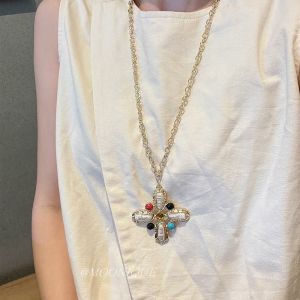 French Vintage Colorful Crystal Flower Pendant Necklace Women Luxury Design High-End Feeling Sweater Chain Accessory