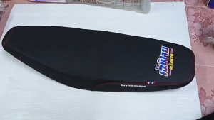 โลโก้เจ๊ฝ้าย พร้อมจบ เบาะแต่งมอเตอร์ไซค์ รุ่น Honda Sonic เก่า