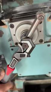 Cờ Lê Đa Năng Tự Khóa Điều Chỉnh Được Làm Bằng Thép Carbon Dùng Cho Sửa Chữa Xe Máy Dụng Cụ Mở Đầu Ống Đa Năng