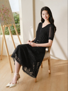 Koradior | Layered Fitted V-Neck Lace Little Black Mermaid Dress