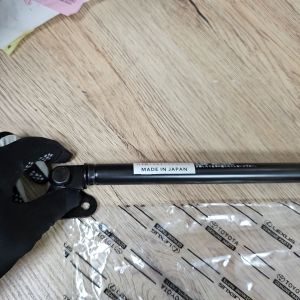 SHOCK HIDROLIK BAGASI TOYOTA LAND CRUISER VX80 1SET 2PCS