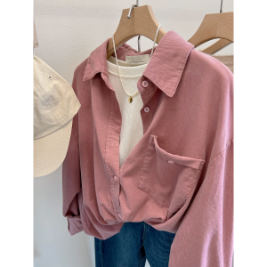 สีชมพู ผ้าลูกฟูก เสื้อเชิ้ตแขนยาว ผู้หญิง สไตล์ลำลอง มี กระเป๋าเสื้อ พรางหุ่น แจ๊กเก็ต ฤดูใบไม้ร่วง เทรนด์แฟชั่นเดินทางเวอร์ชั่นเกาหลี