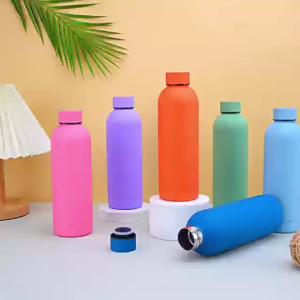 ขวดน้ำสแตนเลส 750ML ถ้วยน้ำฉนวนกันความร้อน 6-12 ชั่วโมง หลายสี สแตนเลส316 ขวดแกะสลัก เก็บได้ทั้งร้อนและเย็น รุ่น T01234