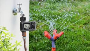 Insoma Automatic Water Timer Intelligent Irrigation Watering System Sprinkler Timer Garden Programmer Equipment IPX7 LCD Display