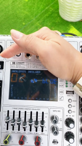 Mixer Liền Công Suất MTMAX KV8 Pro Đẩy Liền Vang Liền Mixer Công Suất 1100W Màn Hình Led Hiển Thị Chi Tiết 6 Cổng Micro Chỉnh Equalizer 99 Hiệu Ứng DSP Đánh Được Cặp Loa 3 Tấc Trở Xuống