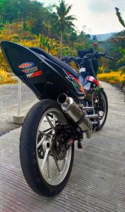 Sambungan undertrail satria fu/penutup spakbor belakang custom/selancar Satria Fu