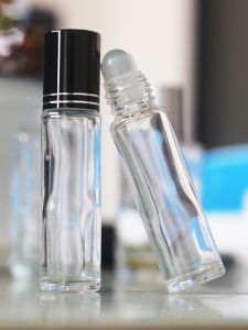 Perfume Sub-Bottles Roller Ball Type 10ml Aromatherapy Frosted Glass Essential Oil Small Empty Bottle High-End Beads Portable Beauty Salon