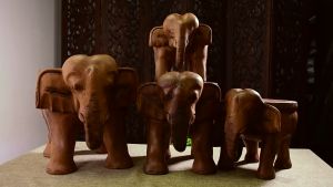 เก้าอี้ช้าง ม้านั่งรูปช้าง ม้านั่งเด็ก เก้าอี้ไม้การ์ตูน ม้านั่งสัตว์ เก้าอี้แกะสลัก หลังดอก 4 ขนาดให้เลือก แกะไม้เนื้อแข็งต้นสัก