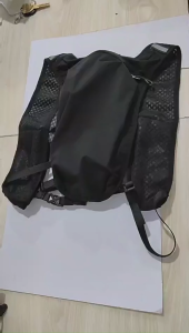 Lightweight Running Hydration Vest Backpack Breathable Mesh Cycling Water Backpack Adjustable Strap Hydration Pack For Hiking