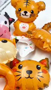 How to Create a Jungle Safari Zoo Farm Party with Cute Animal Foil Balloons & Mylar Wrist Bands