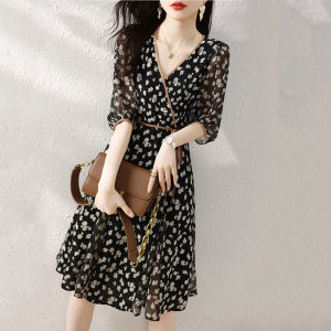 Stylish Exclusive V-Neck Waist-Cinching Dress