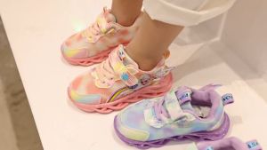 MOSBO Sepatu Anak Sekolah Perempuan Umur 1-7 Tahun LED Bahan Suede & Anti Slip Impor Motif ELSA