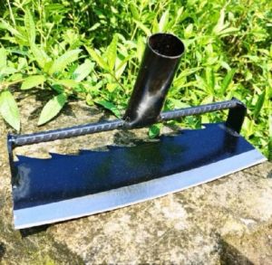 Cangkul Gulma Pembersih Rumput Liar Bahan Baja Asli