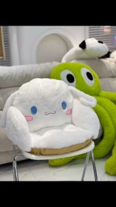 เบาะรองนั่งเก้าอี้กันลื่นขนาดใหญ่ลายตุ๊กตาขนนุ่มน่ารักล้อมรอบครึ่งตัวสีดำสำหรับหอพักและสำนักงาน