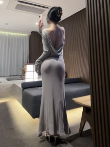 กระโปรงทรงหางปลาเซ็กซี่เข้ารูปเอวสูงสไตล์เกาหลีสำหรับฤดูร้อน 2022 ผ้าโพลีเอสเตอร์ผสมน้ำหนักเบาและยืดหยุ่น